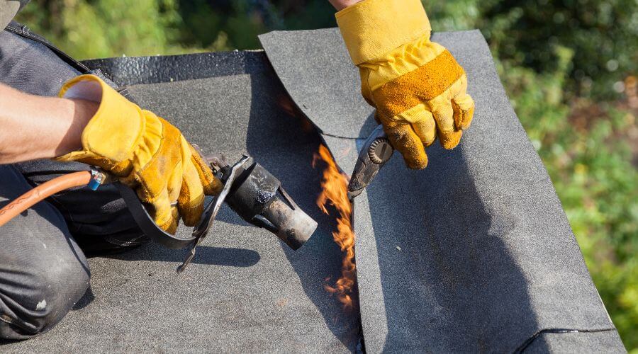 Professional flood damage restoration services in De Valls Bluff, AR